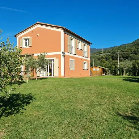 Alojamento de Acomodação e Pequeno-almoço Luna Nuova Sarzana