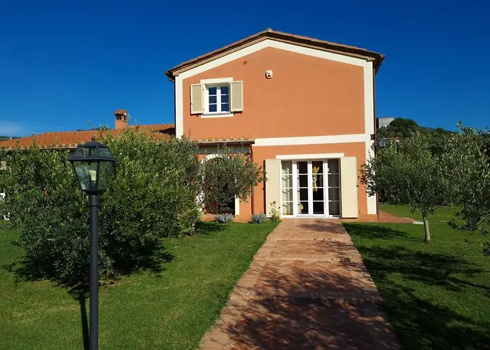 Luna Nuova Bed & Breakfast Sarzana